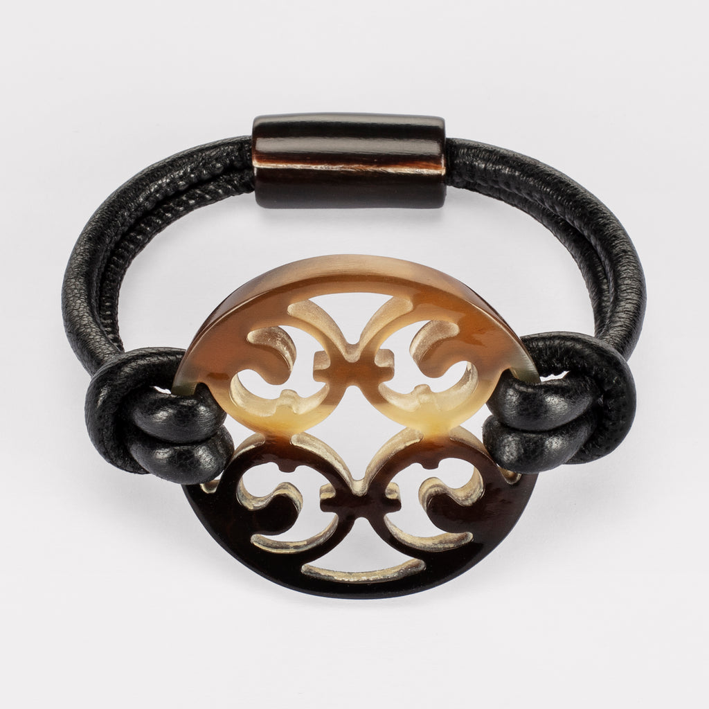 Porto Gothic bracelet: Carved Gothic bracelet in natural buffalo horn. Color: brown shades.