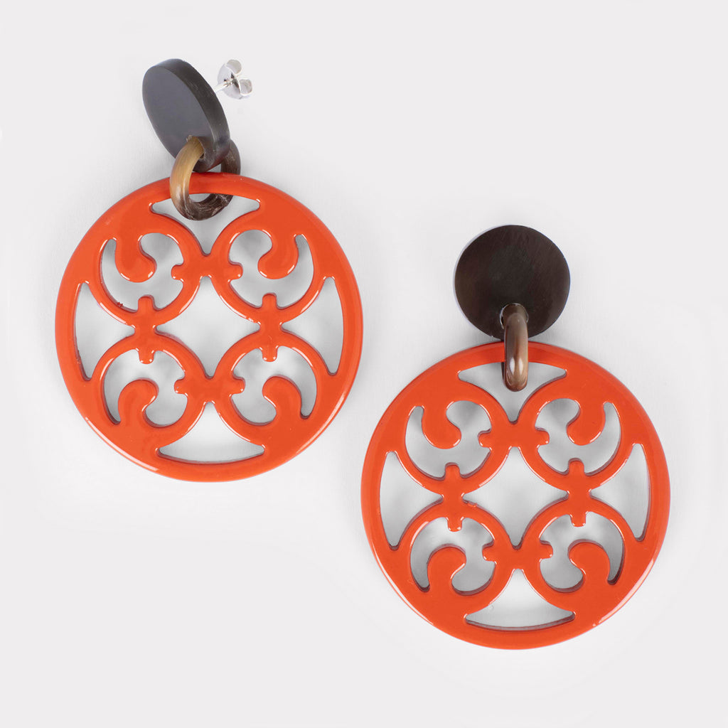 Porto earrings: Carved lacquered Gothic earrings in buffalo horn. Color: coral.